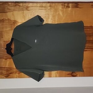 Figs 1 pocket scrub top